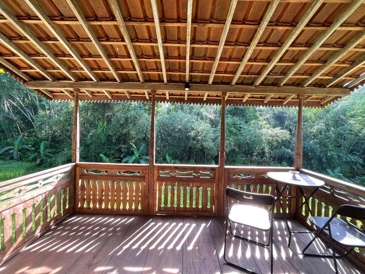 Lodge Oemah Tepi Sawah